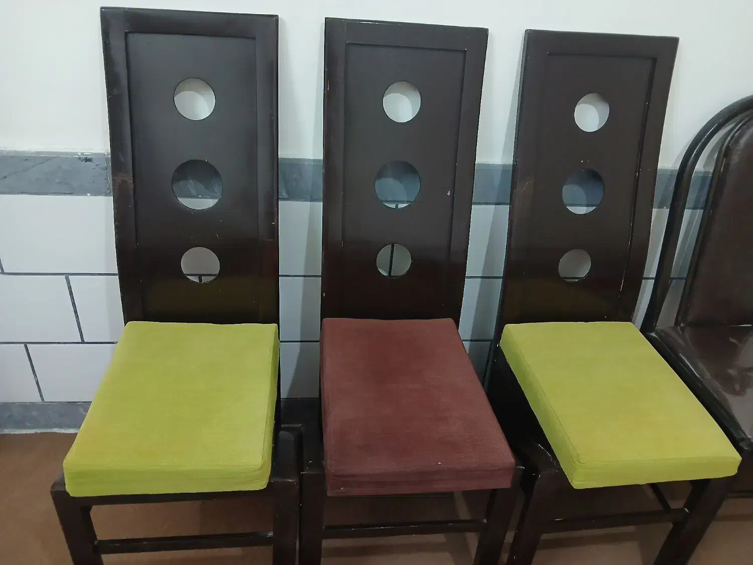 صندلی و توالت فرنگی|صندلی و نیمکت|کازرون, |دیوار