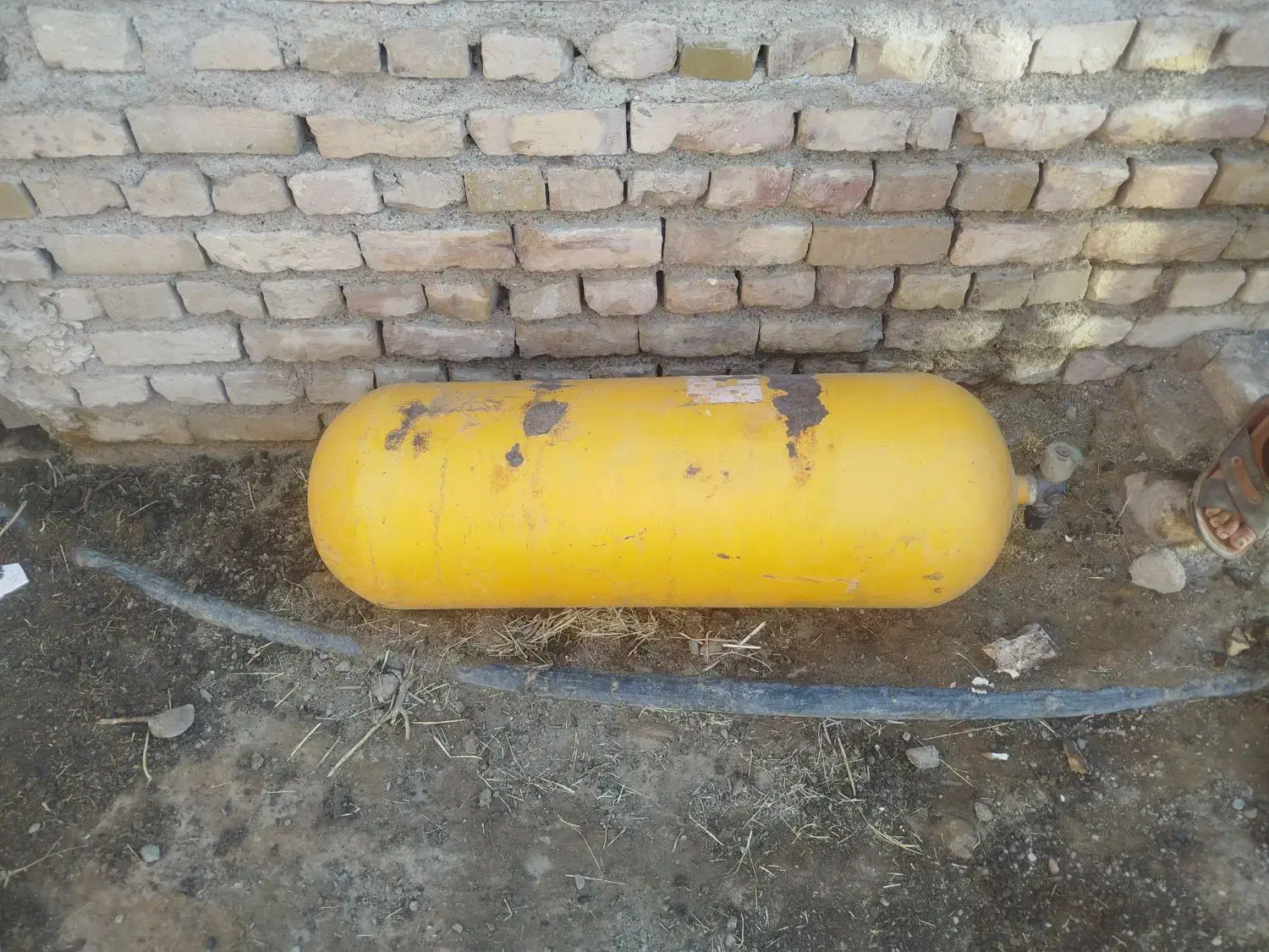 کپسول سی آن جی|قطعات یدکی و لوازم جانبی|خمک, |دیوار