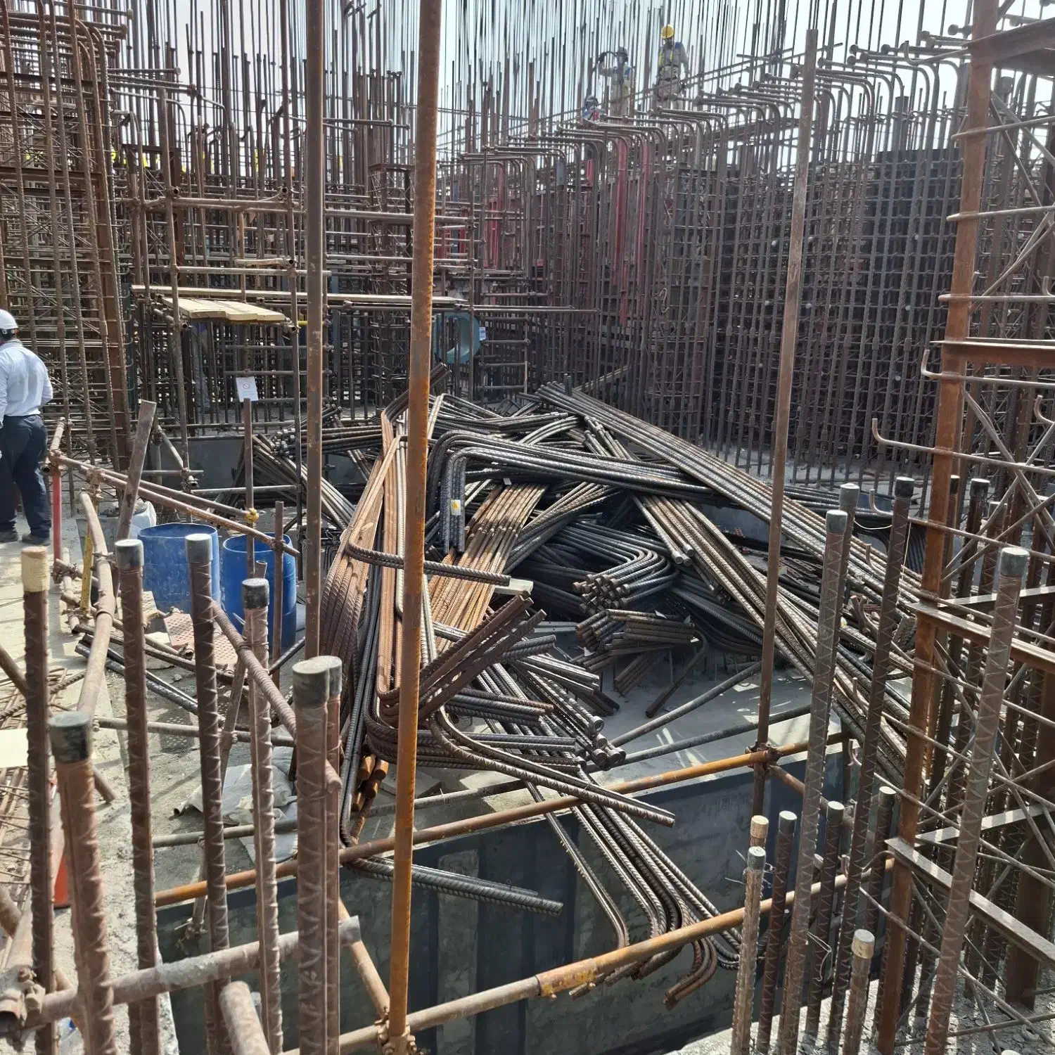 ارماتوربند و قالب بند و کمکی|استخدام معماری، عمران و ساختمانی|ایذه, |دیوار