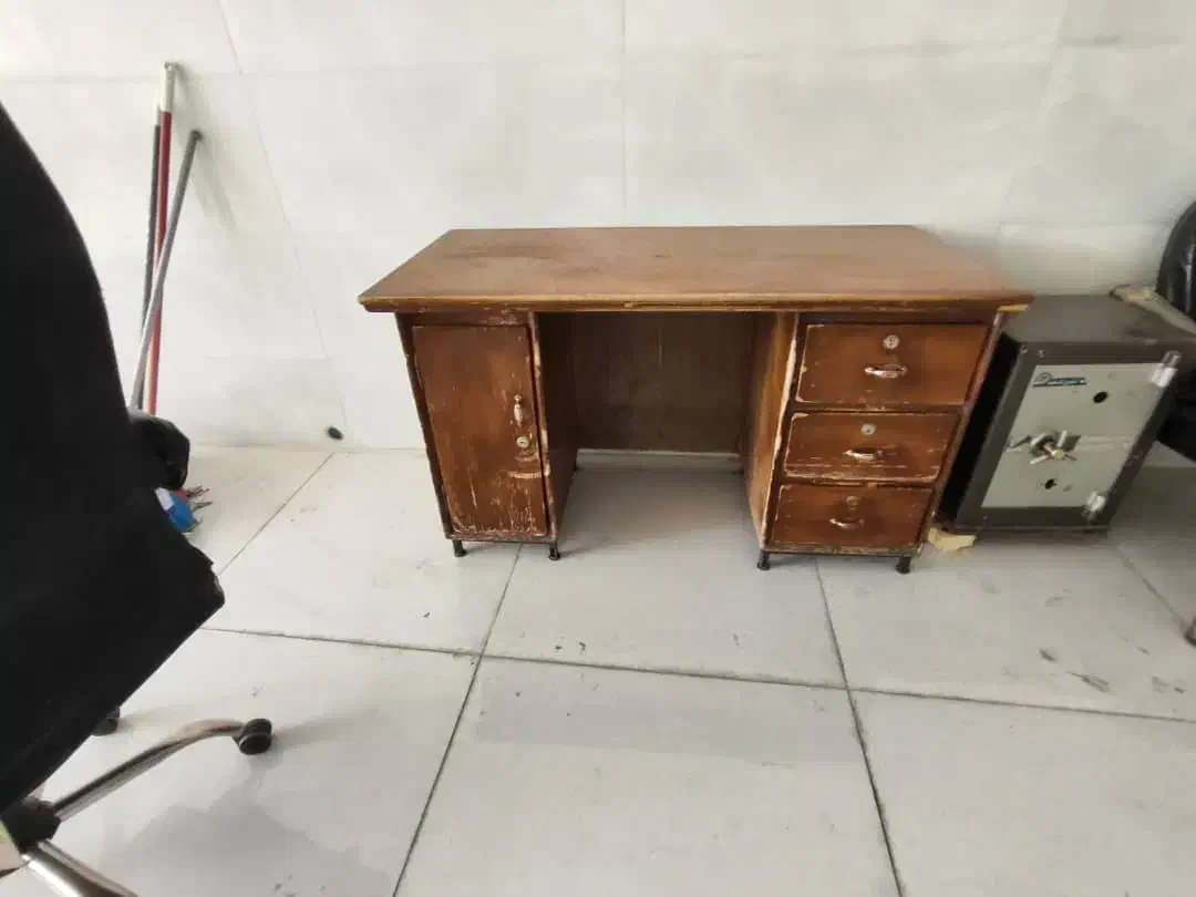 میز و صندلی|میز تحریر و کامپیوتر|دزفول, |دیوار