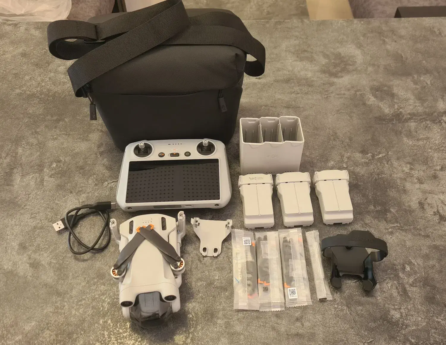 هلی شات dji mini 3 pro + fly more kit plus مینی ۳|دوربین عکاسی و فیلم‌برداری|مشهد, سناباد|دیوار