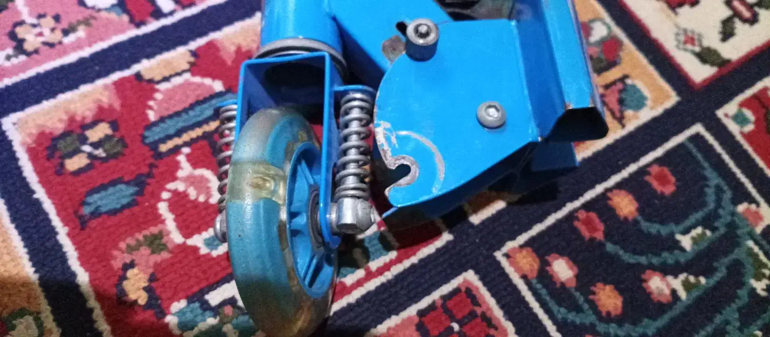 اسکوتر|دوچرخه، اسکیت، اسکوتر|پرند, فاز ۳|دیوار