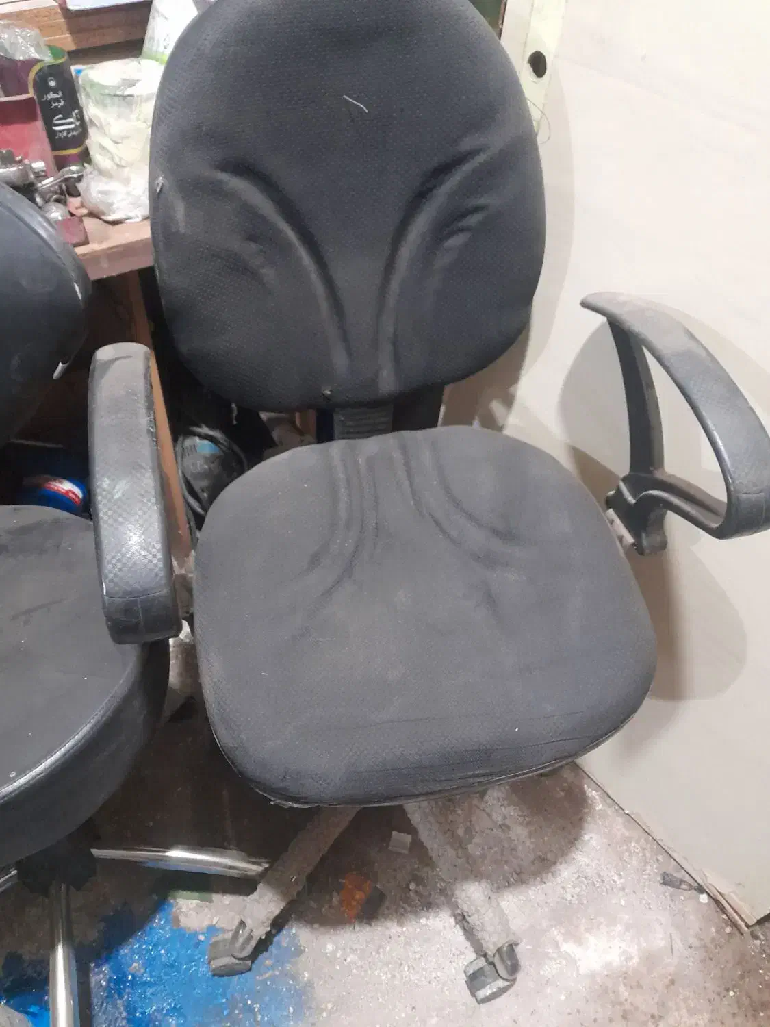 دوعدد صندلی سالم وگردون|صندلی و نیمکت|اردبیل, |دیوار