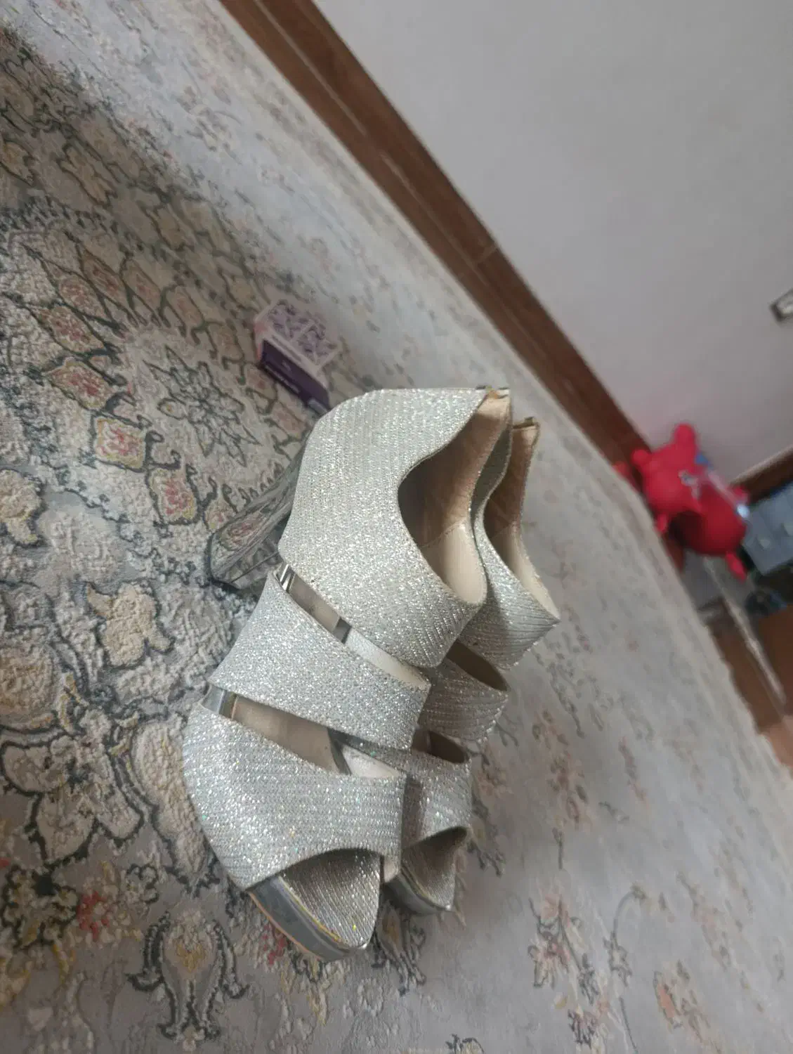 کفش مجلسی|کیف، کفش، کمربند|رشت, کوی مهر|دیوار