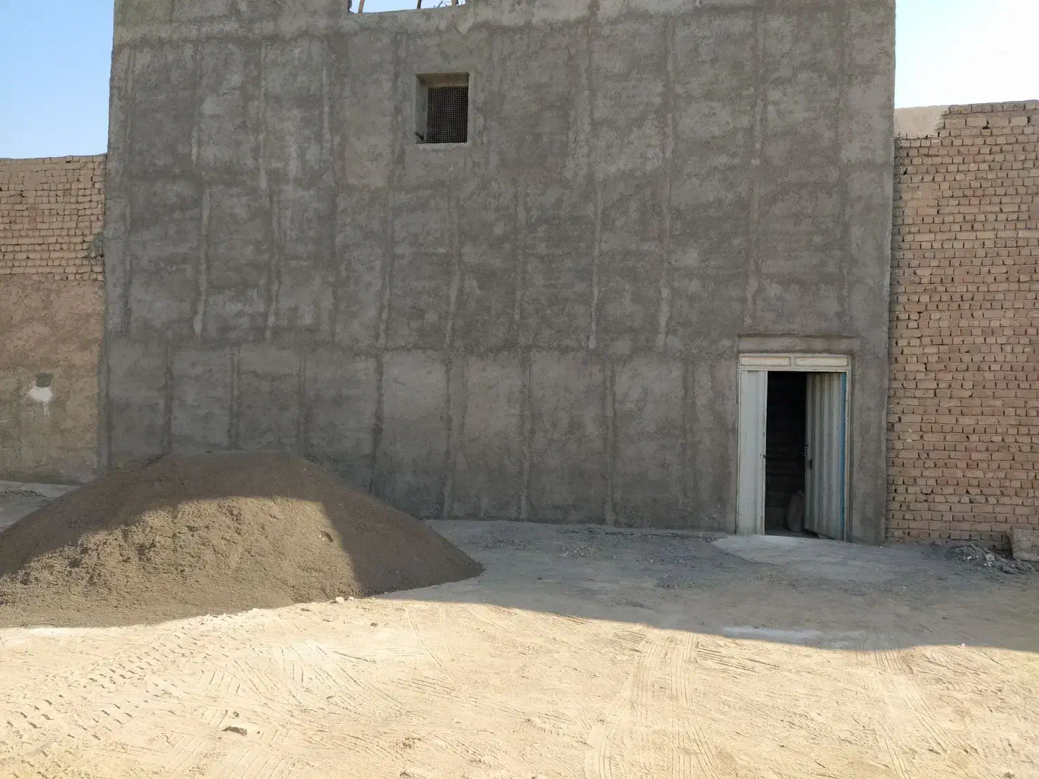 ۷۰متر زیرزمین نزدیکفلکه شهر قائم سقف۴متر|اجارهٔ مغازه و غرفه|قنوات, |دیوار