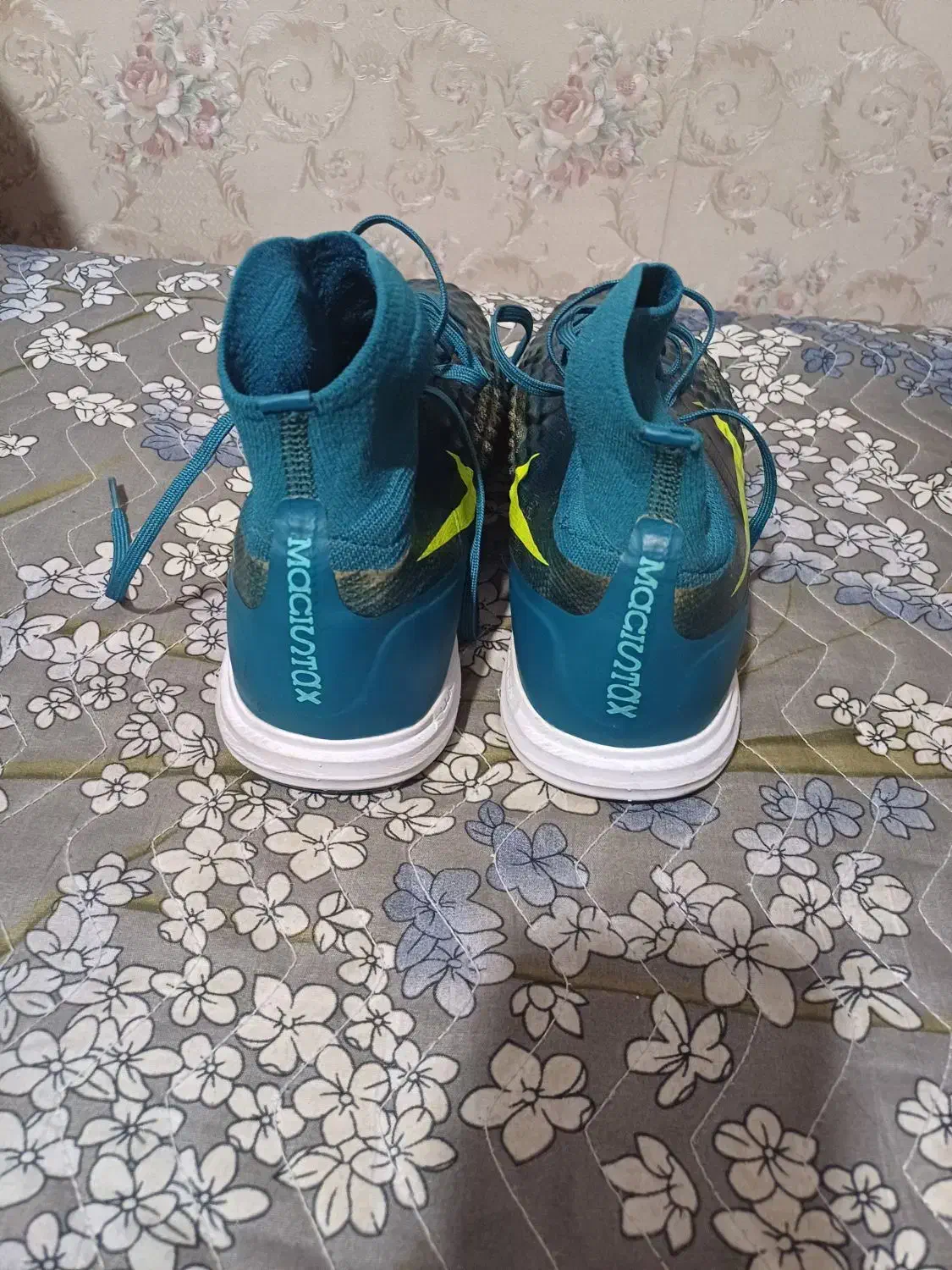 کفش فوتسال چمنی|حراج|مشهد, مشکینی (شهرک غرب)|دیوار