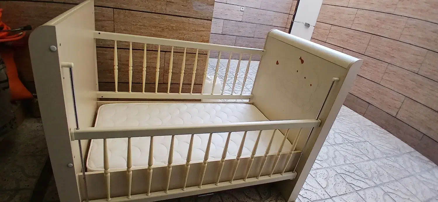 تخت خواب کودک(بچه)|تخت و صندلی بچه|نسیمشهر, |دیوار