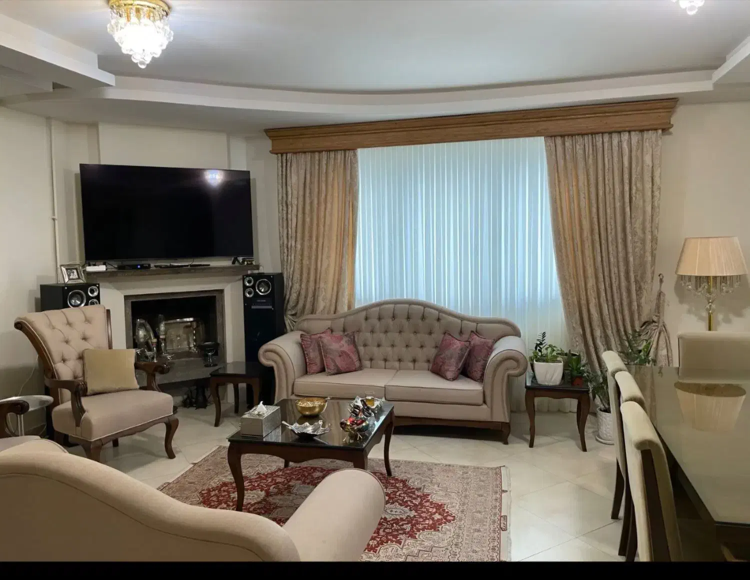 مبلمان ۷ نفره(دوکاناپه و دومیزبان) عسلی ومیزوسط|مبلمان خانگی و میز عسلی|رشت, شالکو|دیوار