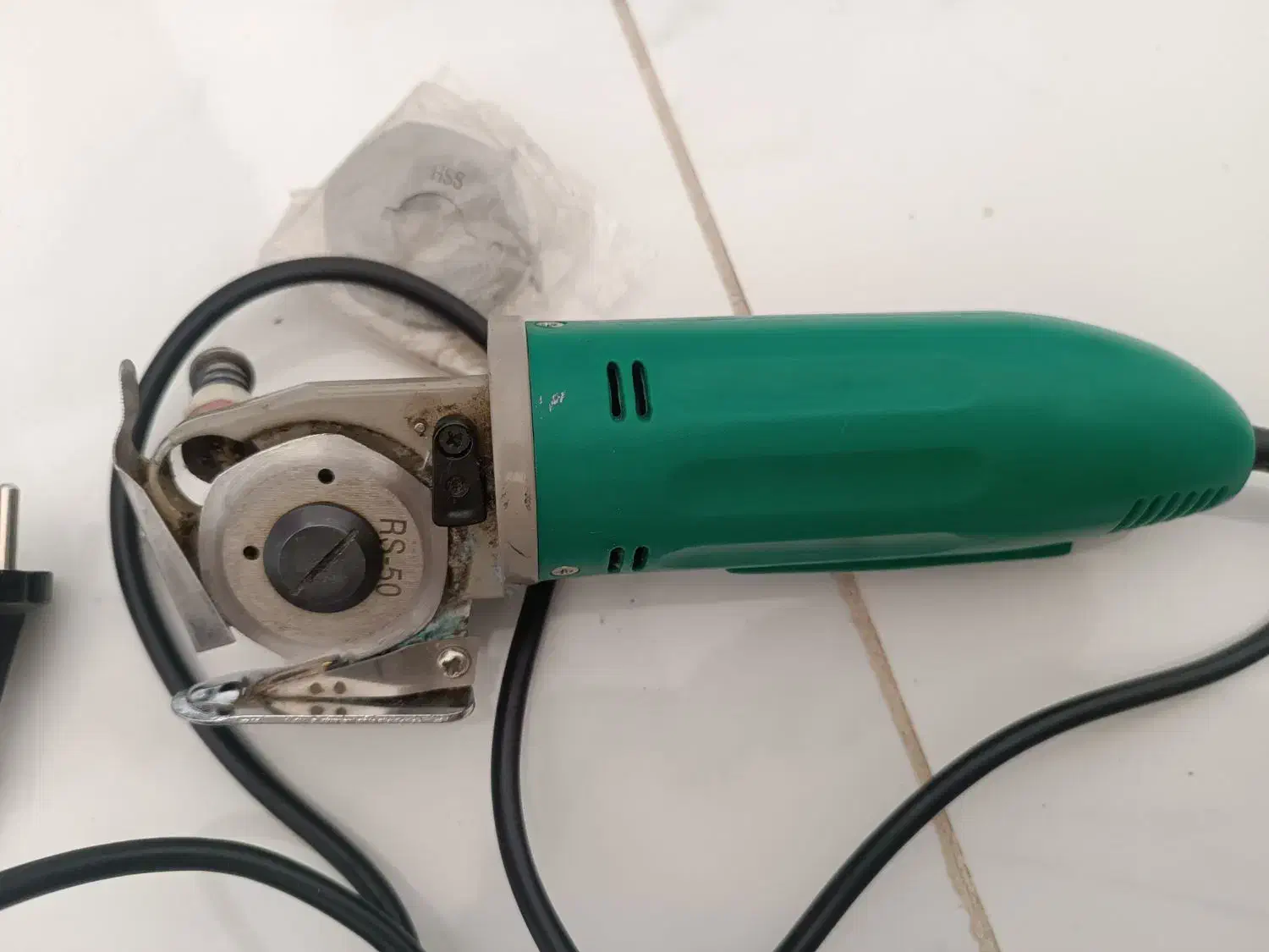 قیچی برقی برای خیاطی ها وکارگاه ها|ابزارآلات|قائن, |دیوار