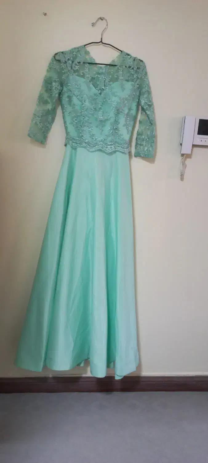 فروش لباس|لباس|شیراز, شیمی گیاه|دیوار