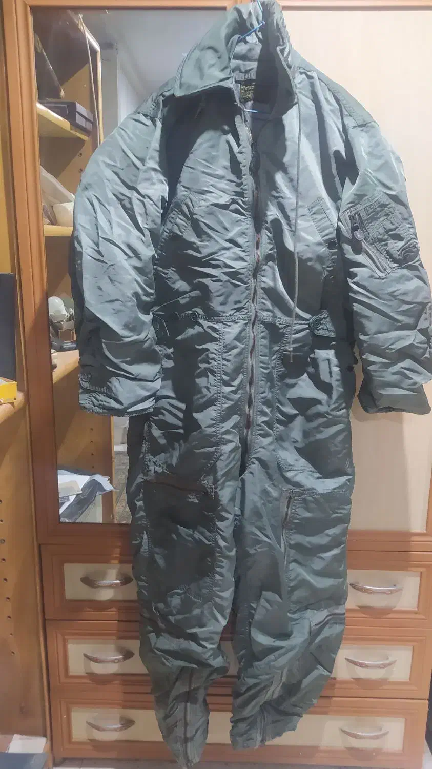 لباس خلبانی آمریکایی|لباس|کوهسار (البرز), |دیوار