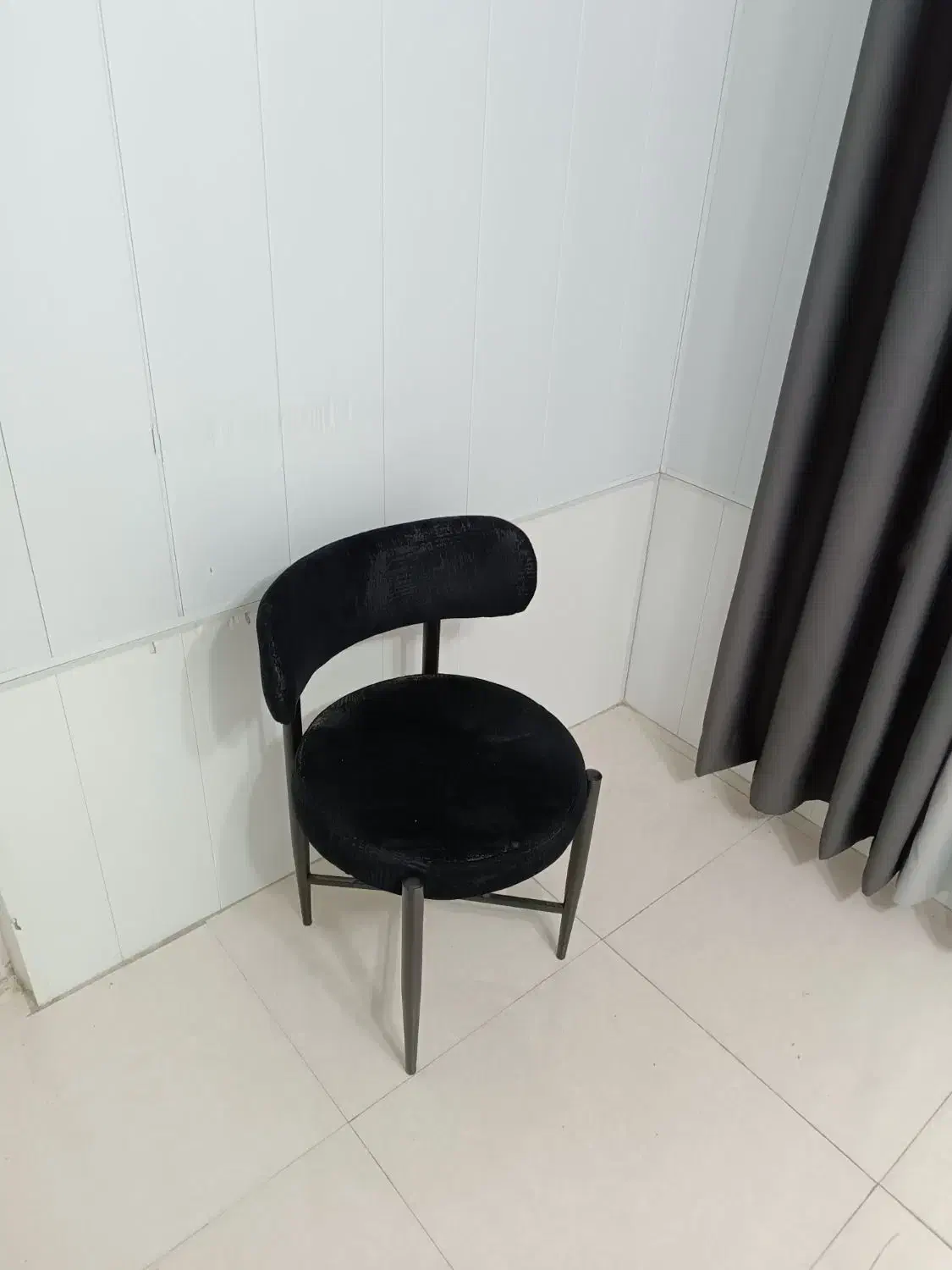 فروش ترولی میز پذیرایی صندلی مشتری ناخن|صندلی و نیمکت|بندر انزلی, معلم|دیوار