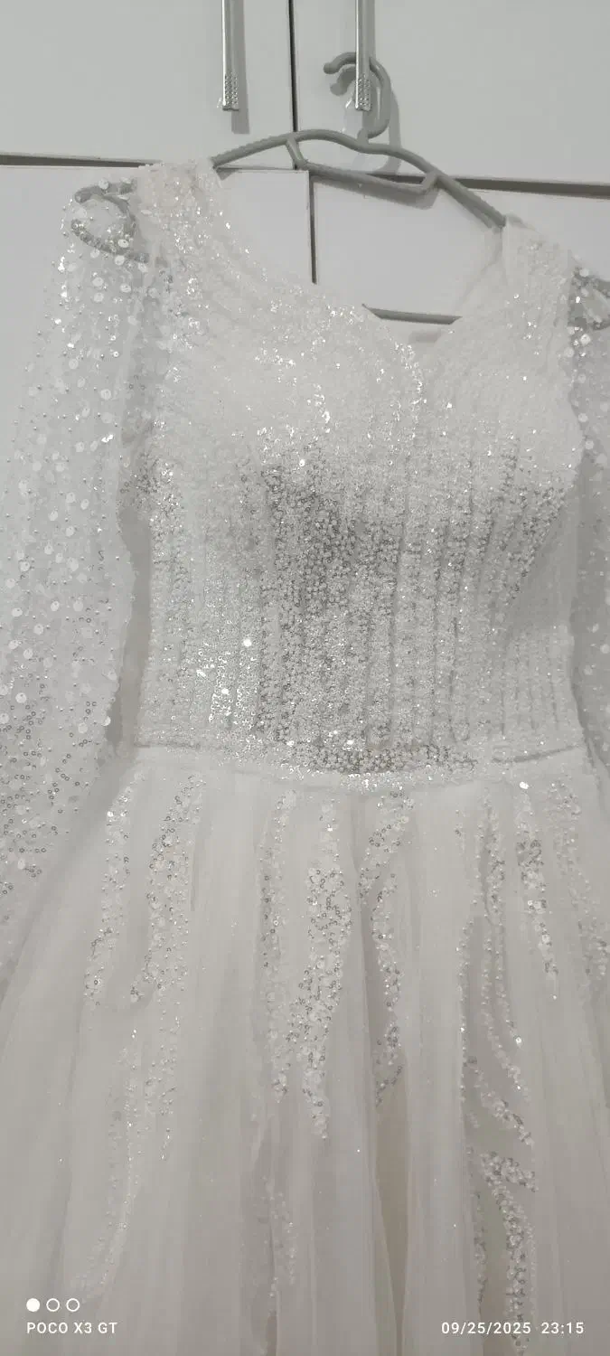 لباس عروس|لباس|صدرا-فارس, فاز ۲|دیوار