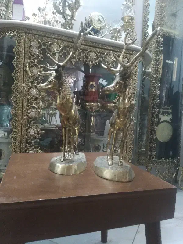 دوعدد گوزن برنجی|مجسمه، تندیس، ماکت|قلعه نو, |دیوار