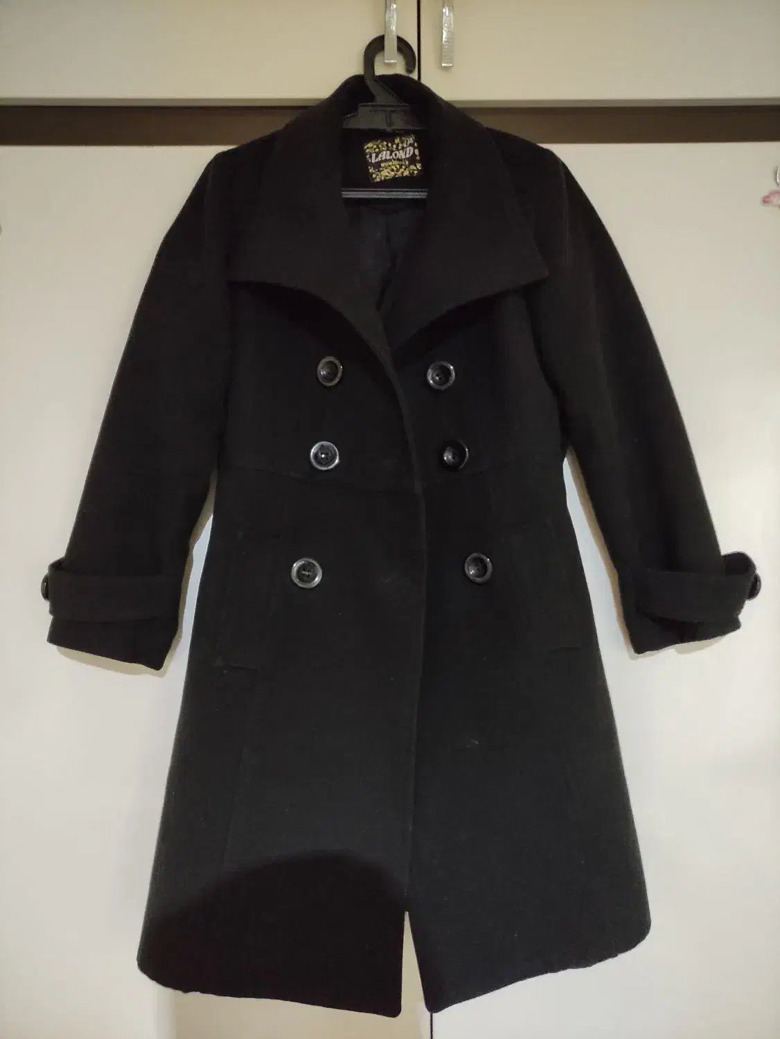 لباس پالتو|لباس|فردوس (خراسان), |دیوار