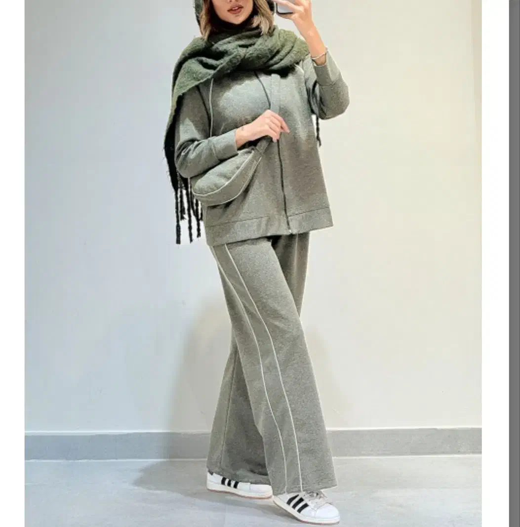 پالتو|لباس|کرمان, |دیوار