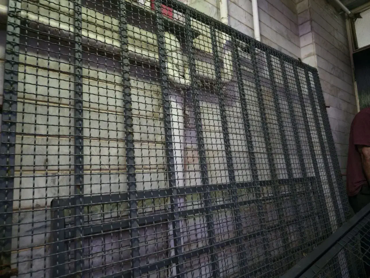 دو عدد حفاظ پنجره ،  آهنی با فنس|مصالح و تجهیزات ساختمان|رشت, منظریه|دیوار