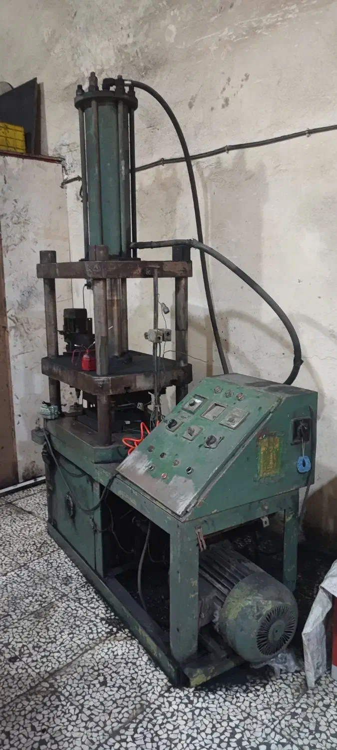 2 عدد دستگاه پرس 60 تن باکالیت|ماشین‌آلات صنعتی|بومهن, |دیوار