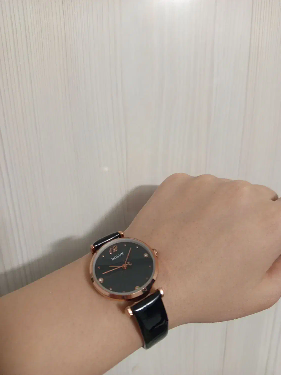 ساعت|ساعت|نیشابور, گنبد سبز|دیوار