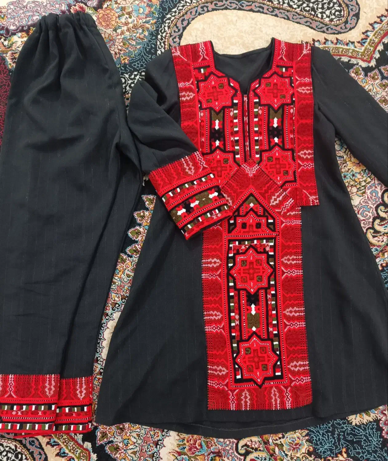 لباس بلوچی|لباس|زابل, |دیوار