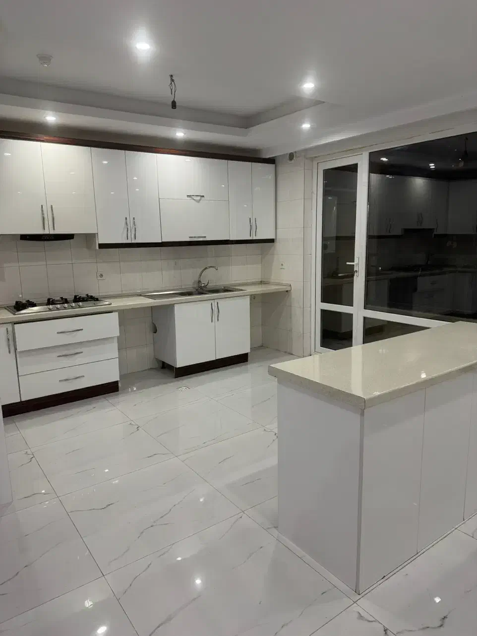 ۱۲۵متر/دو خواب /خطی رو به آفتاب/کلید نخورده