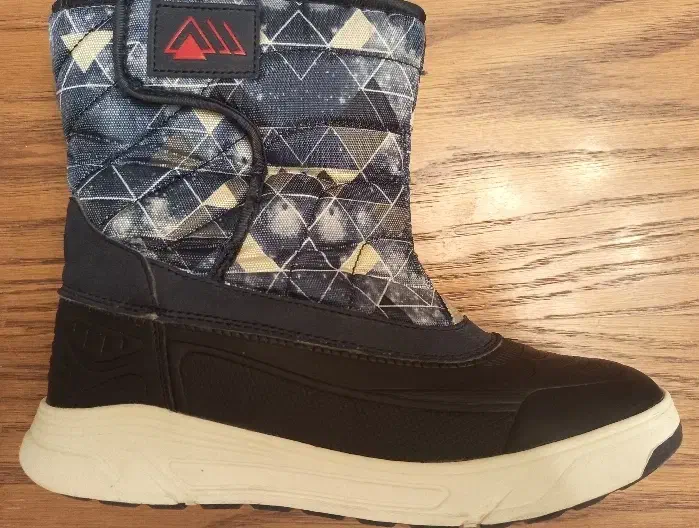 نیم بوت کودک اسپرت اصل|کیف، کفش، کمربند|پرند, فاز ۵|دیوار