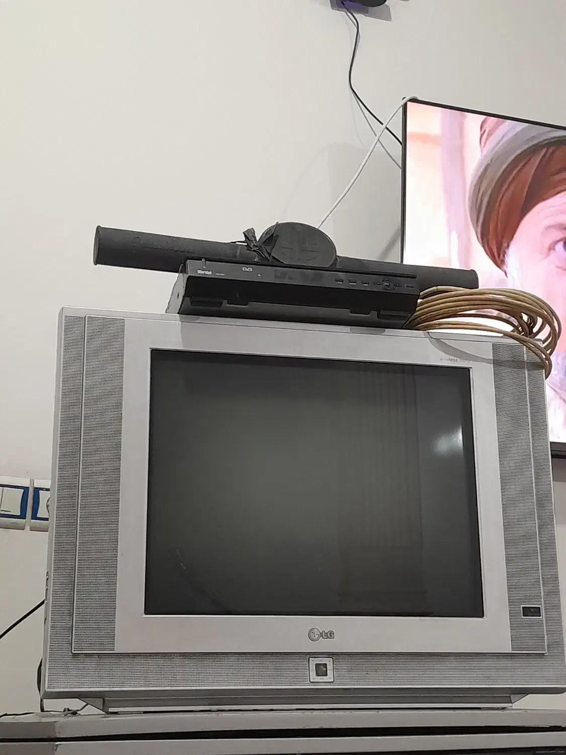 تلویزیون|تلویزیون و پروژکتور|قم, علی آباد سعدگان|دیوار