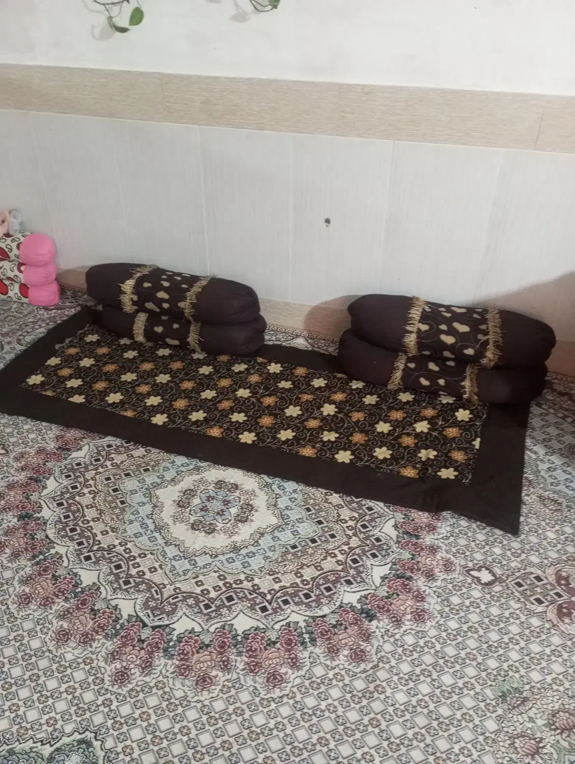 نمد و متکا|رختخواب، بالش، پتو|کوهدشت, |دیوار