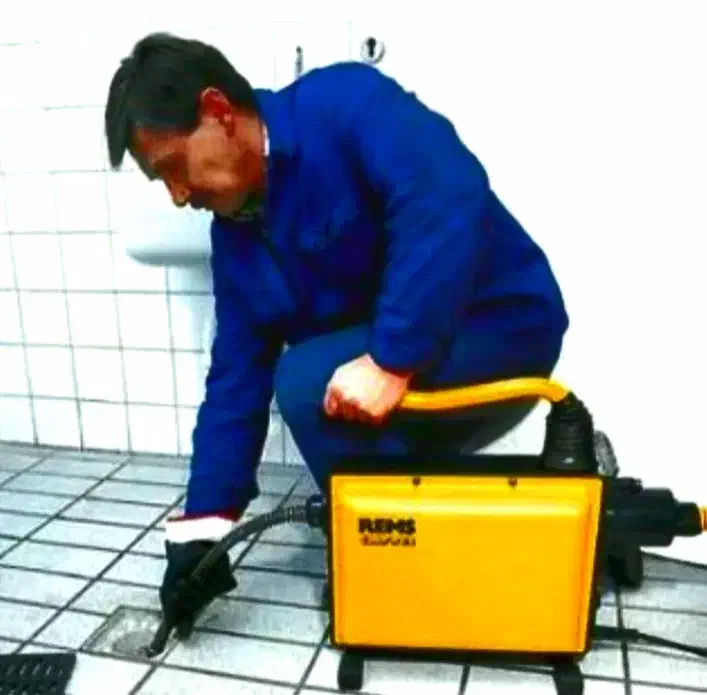 تخلیه چاه فاضلاب/لوله بازکن رفع بو لایروبی ریزش|خدمات پیشه و مهارت|تهران, فردوسی|دیوار