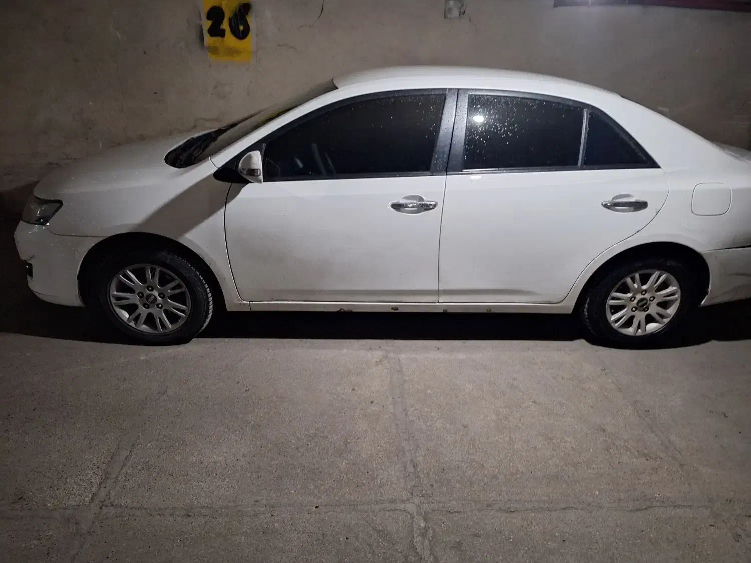 آریو دنده ای مدل ۹۷|خودرو سواری و وانت|شیراز, پودنک|دیوار