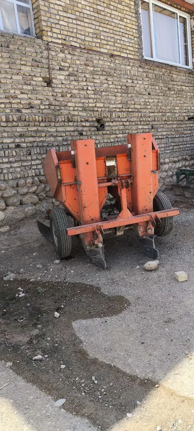 سیبکار|خدمات باغبانی و درختکاری|الشتر, |دیوار