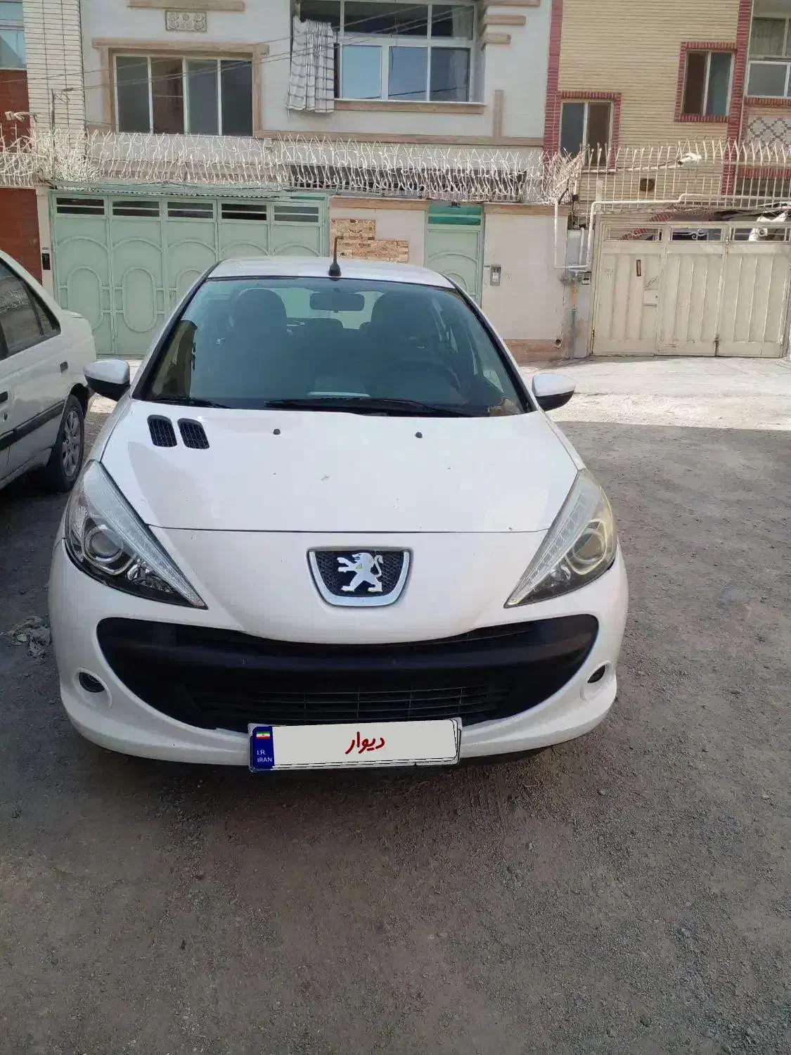 207i لاکاغذی|خودرو سواری و وانت|لنجان, |دیوار
