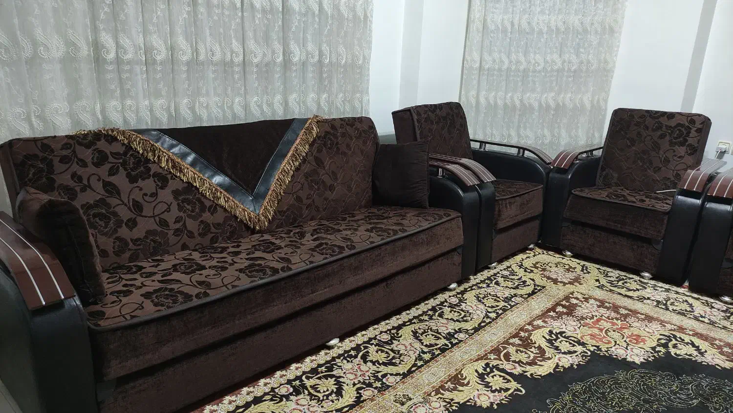 مبل ۱۰ نفره تخت خواب شو|مبلمان خانگی و میز عسلی|لاهیجان, گلستان|دیوار