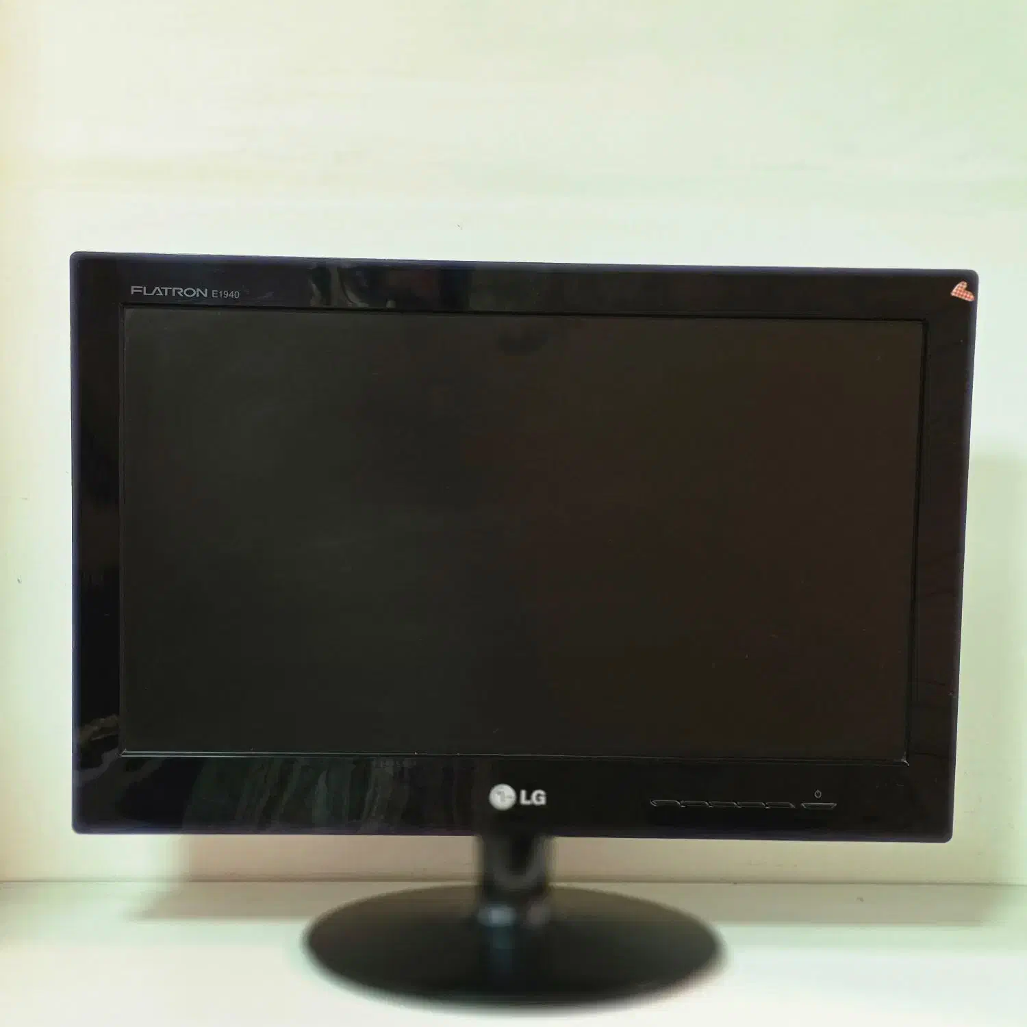مانیتور ۱۹ اینچ ال ای دی led lg E1940s|قطعات و لوازم جانبی رایانه|تهران, ایرانشهر|دیوار