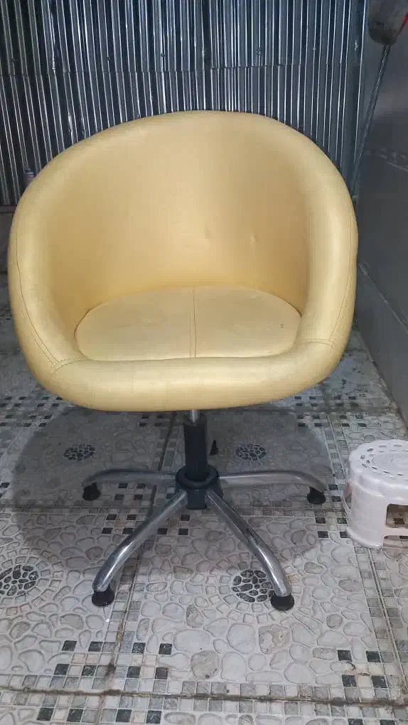 صندلی آرایشگاهی|آرایشگاه و سالنهای زیبایی|ایلام, |دیوار