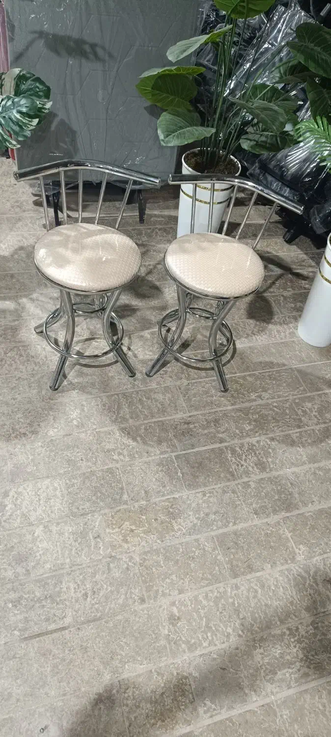 گلدان و گل مصنوعی خارجی|گل مصنوعی|شیراز, سهل‌آباد|دیوار