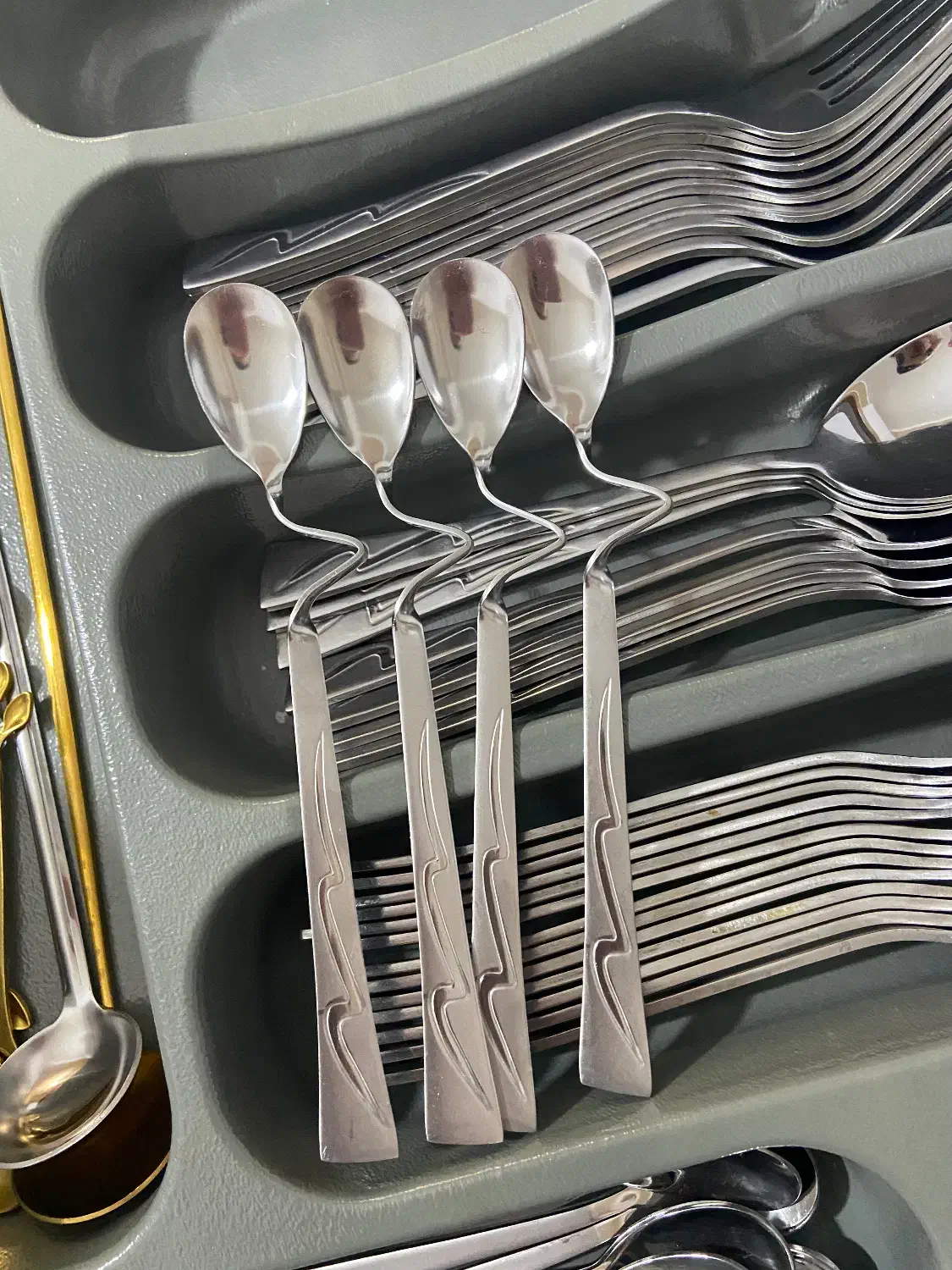 سرویس ۲۴ نفره قاشق چنگال|ظروف سرو و پذیرایی|ارومیه, |دیوار