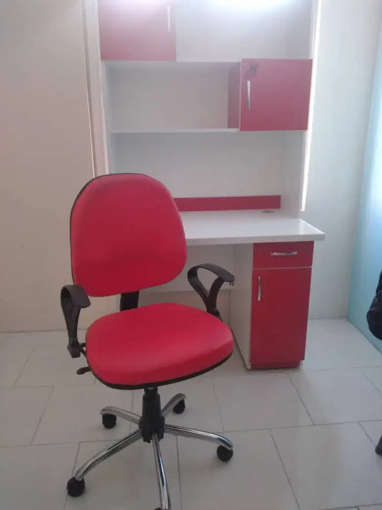 میز التحریر و صندلی|میز تحریر و کامپیوتر|پرند, فاز ۶|دیوار