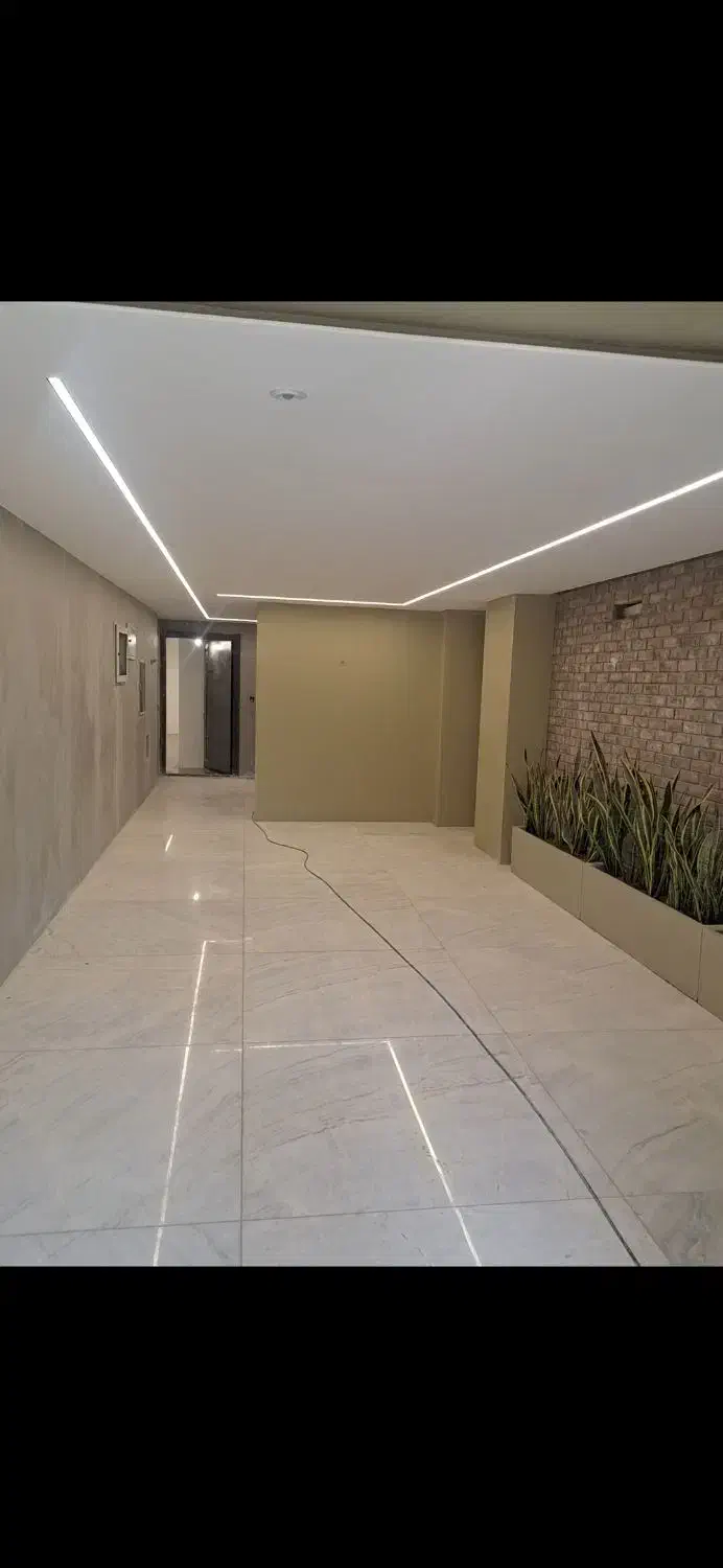 ۳خ ۲۱۰متر با۴۰متر حیاط اختصاصی/لوکس ترین ملک منطقه|فروش آپارتمان|شیراز, عفیف‌آباد|دیوار