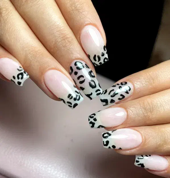 خدمات حرفه ای زیبایی ناخن|خدمات آرایشگری و زیبایی|شاهینشهر, نظامی|دیوار