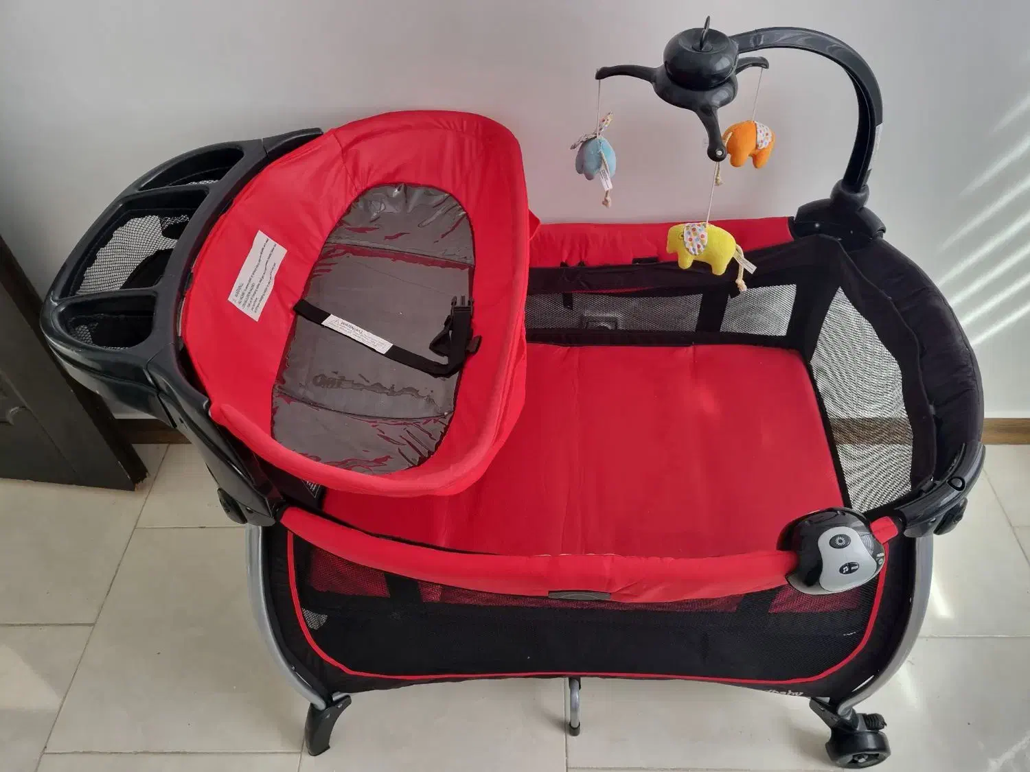 تخت کنار مادر|تخت و صندلی بچه|پرند, فاز ۳|دیوار