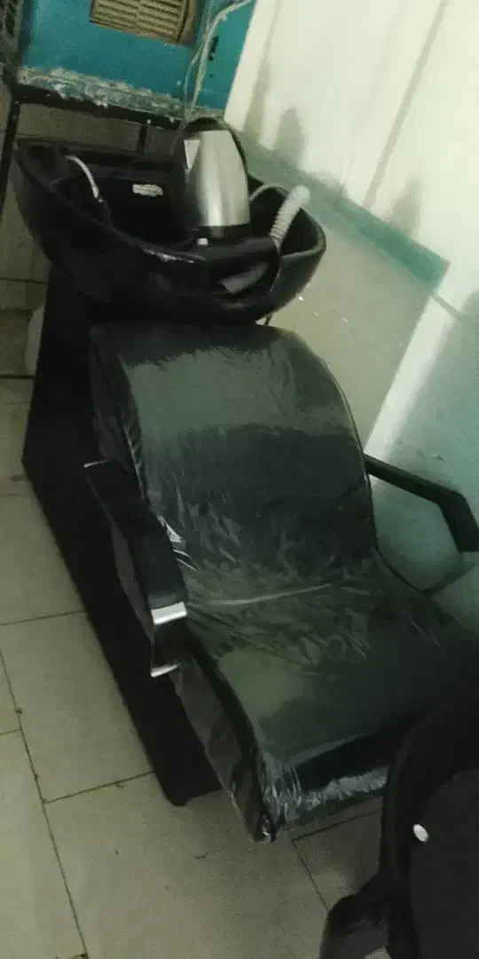 سرشور|آرایشگاه و سالن‌های زیبایی|بومهن, |دیوار