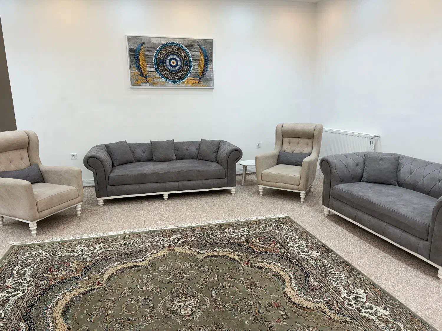 مبل۷نفره طوسی وکرم با ست میزناهارخوری چهارنفره|مبلمان خانگی و میز عسلی|دوگنبدان, |دیوار