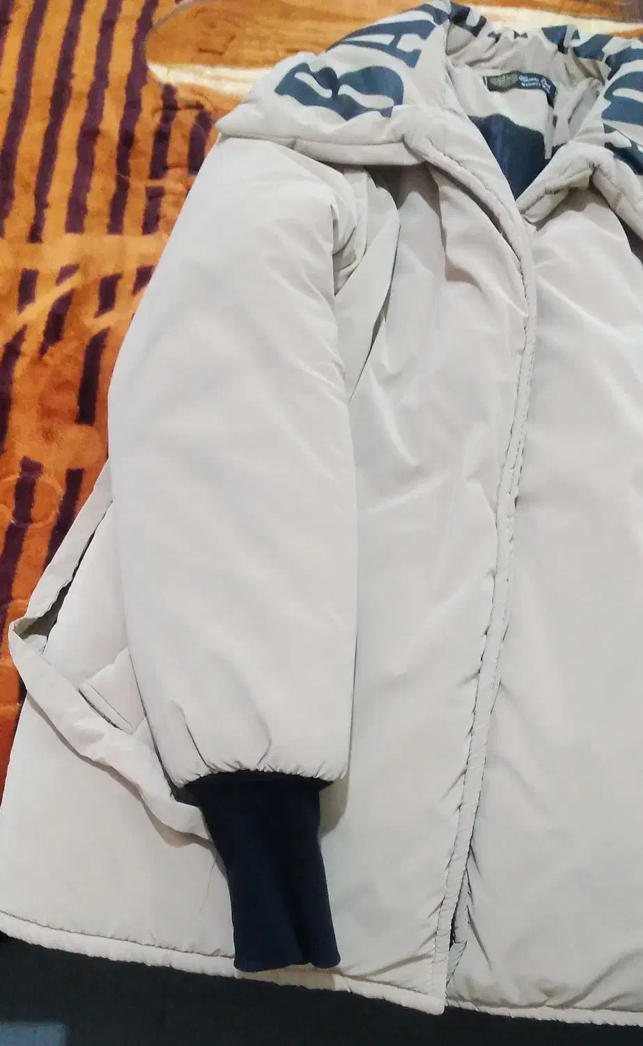 کاپشن دخترانه|لباس|هشتگرد, شهرک آپادانا|دیوار