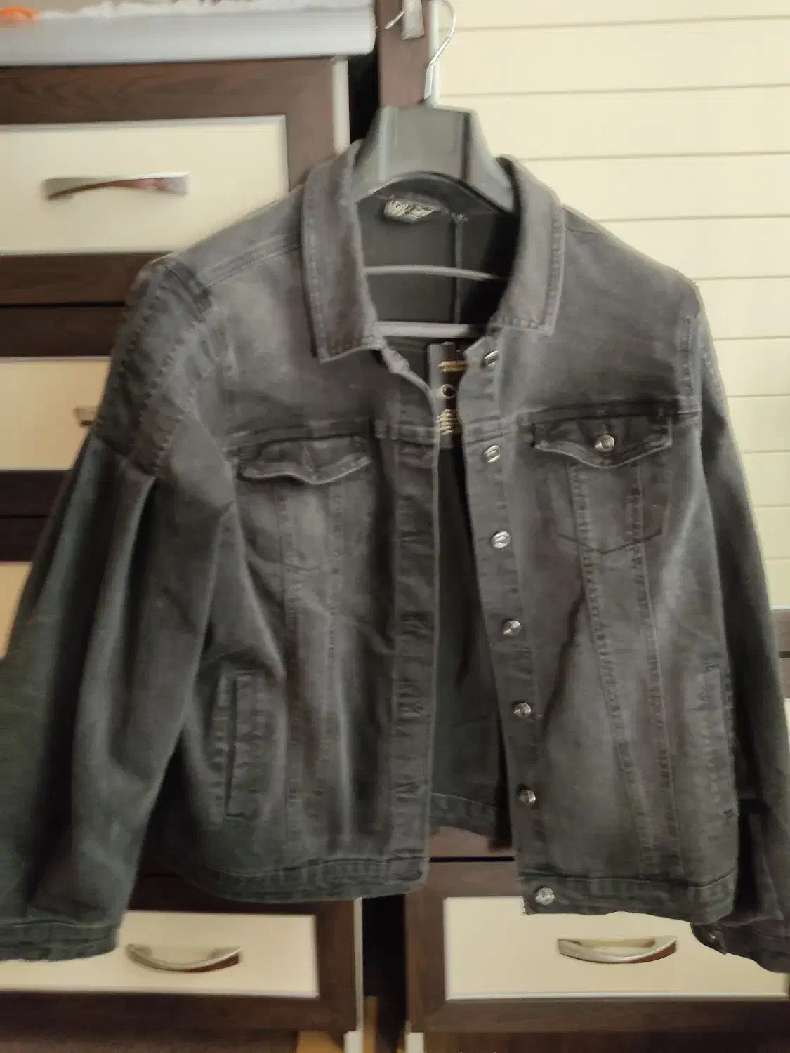 کاپشن‌لی‌‌متوسط‌نو|لباس|مرند, |دیوار