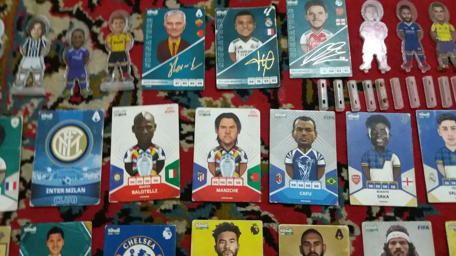 تعدادی کیمدی و فیگور معاوضه با فندک ساده و طرح دار|اسباببازی|الیگودرز, |دیوار