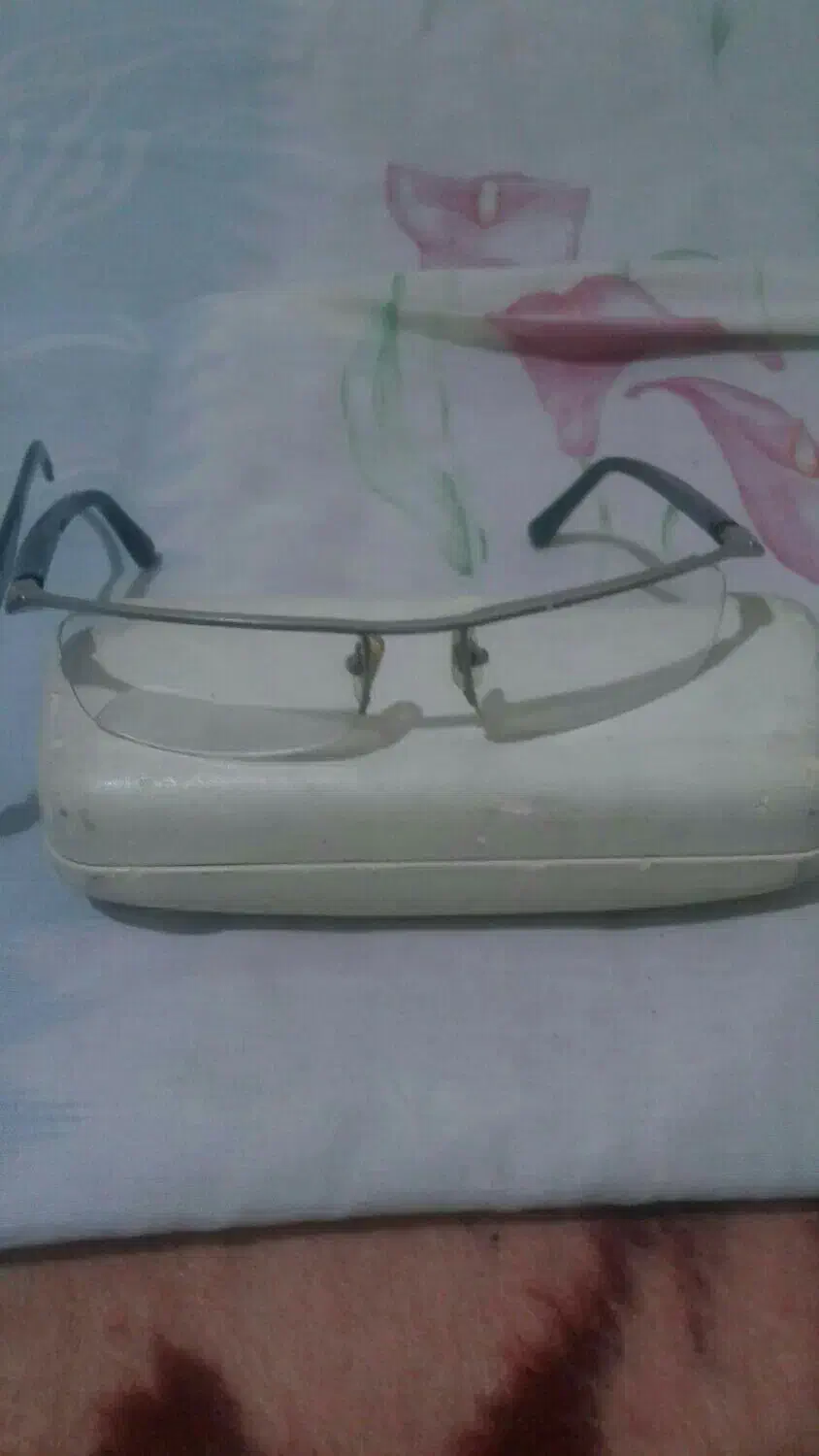 فروش یک عدد عینک|زیورآلات و اکسسوری|بروجرد, |دیوار