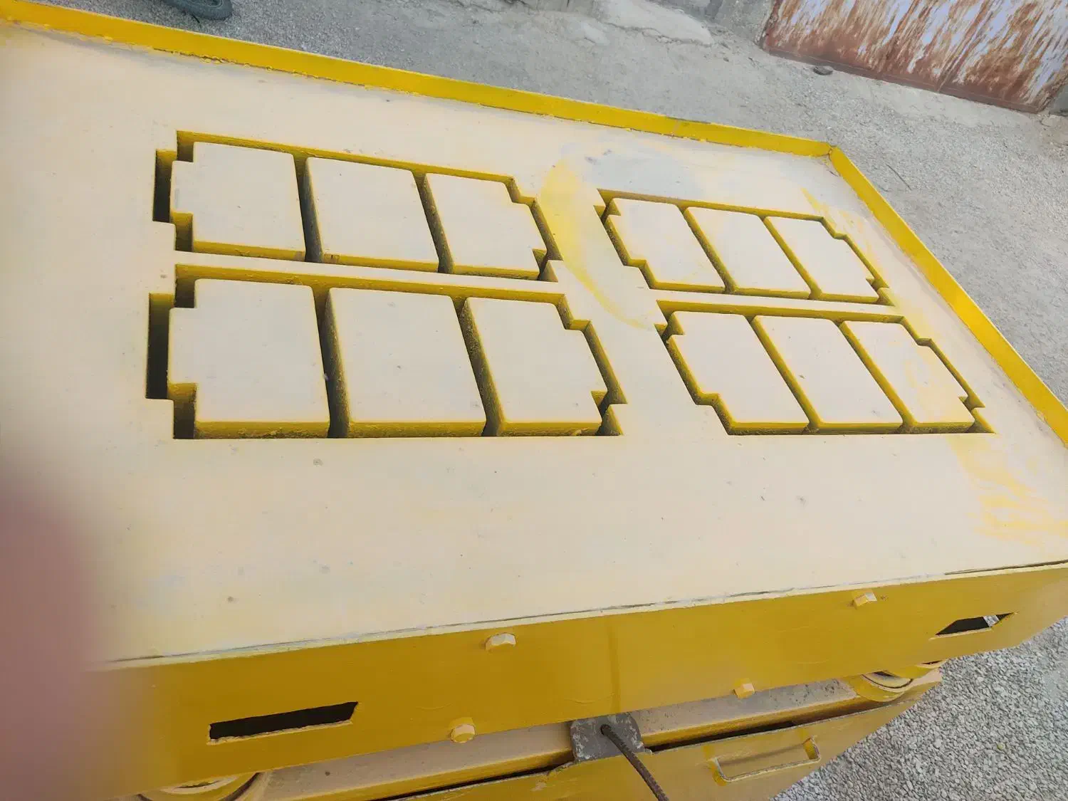 دستگاه بلوک زنی سقفی میزی|ماشینآلات صنعتی|صدرا-فارس, فاز ۱|دیوار