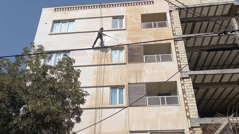 کار در ارتفاع پیچ و رولپلاک عایق نانو کنیتکس شستشو|خدمات پیشه و مهارت|صدرا-فارس, فاز ۱|دیوار