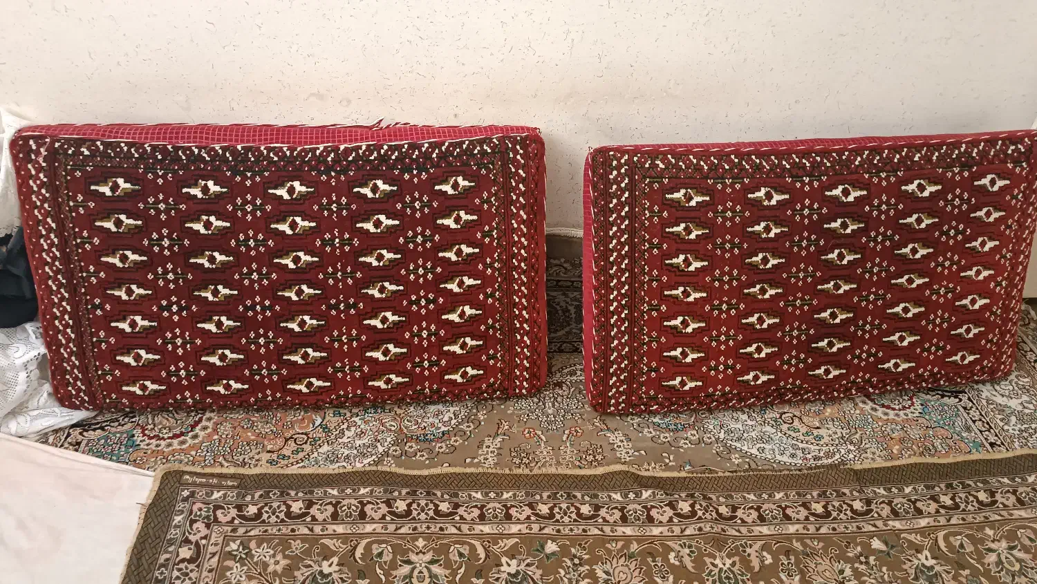 دوجفت پشتی ترکمن|پشتی|کاشان, خرمدشت|دیوار